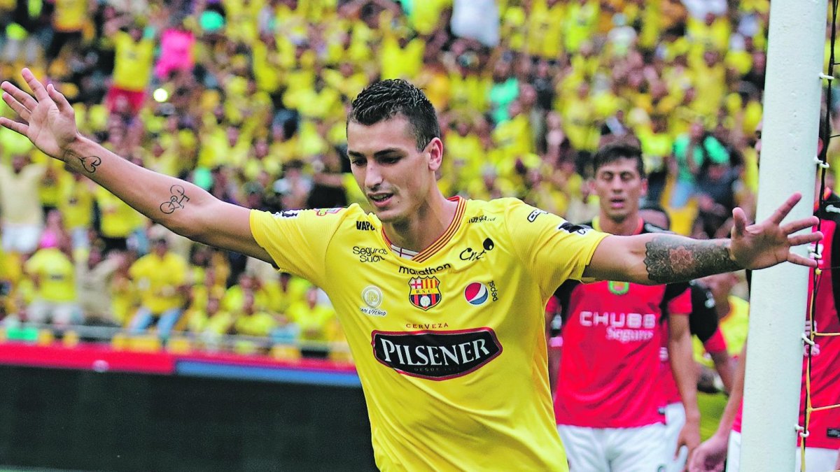 Barcelona visita al Cuenca en el estadio Serrano Aguilar