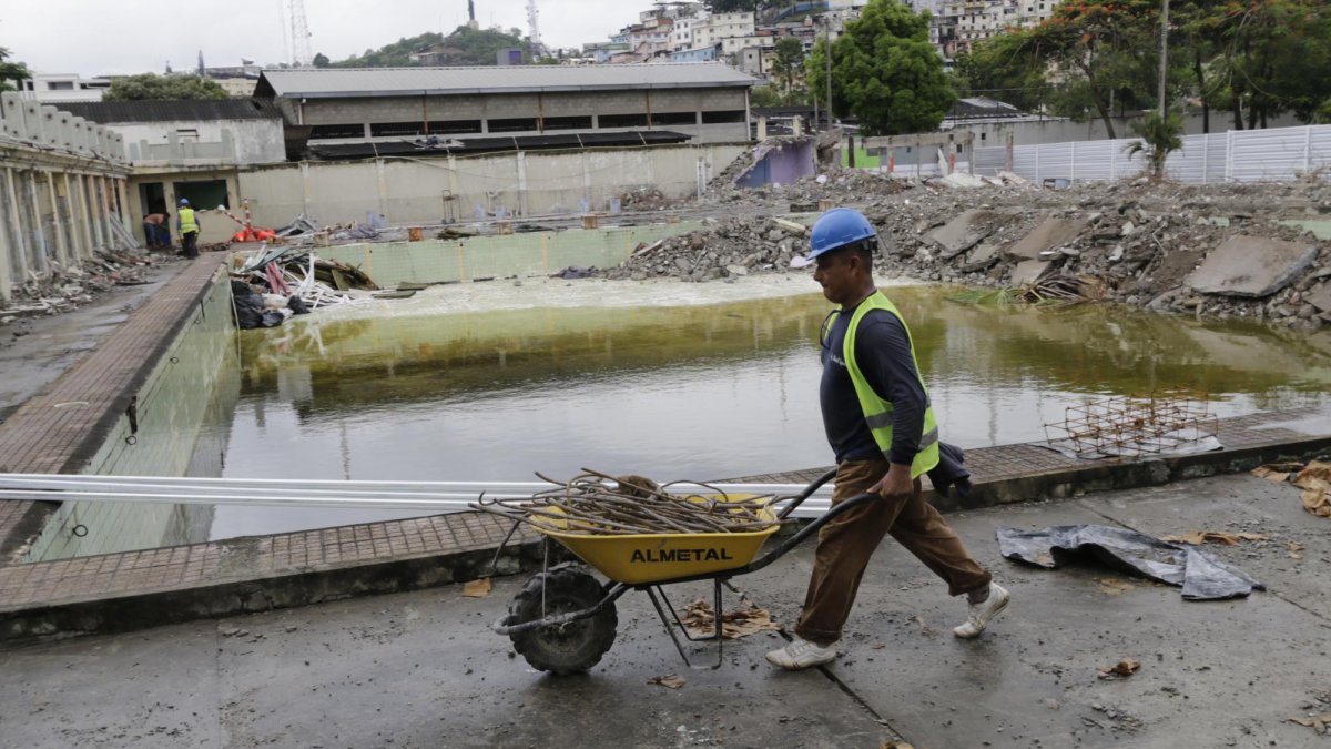 La piscina se encuentra dentro del antiguo campus ‘Las Peñas’ de la Espol.