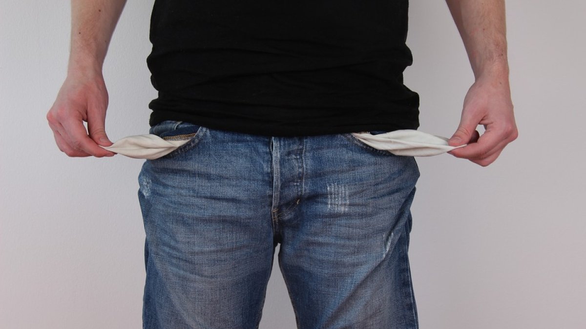 El empleo adecuado, donde recibes todos los beneficios de ley y trabajas las horas reglamentarias bajó 1,2 puntos.