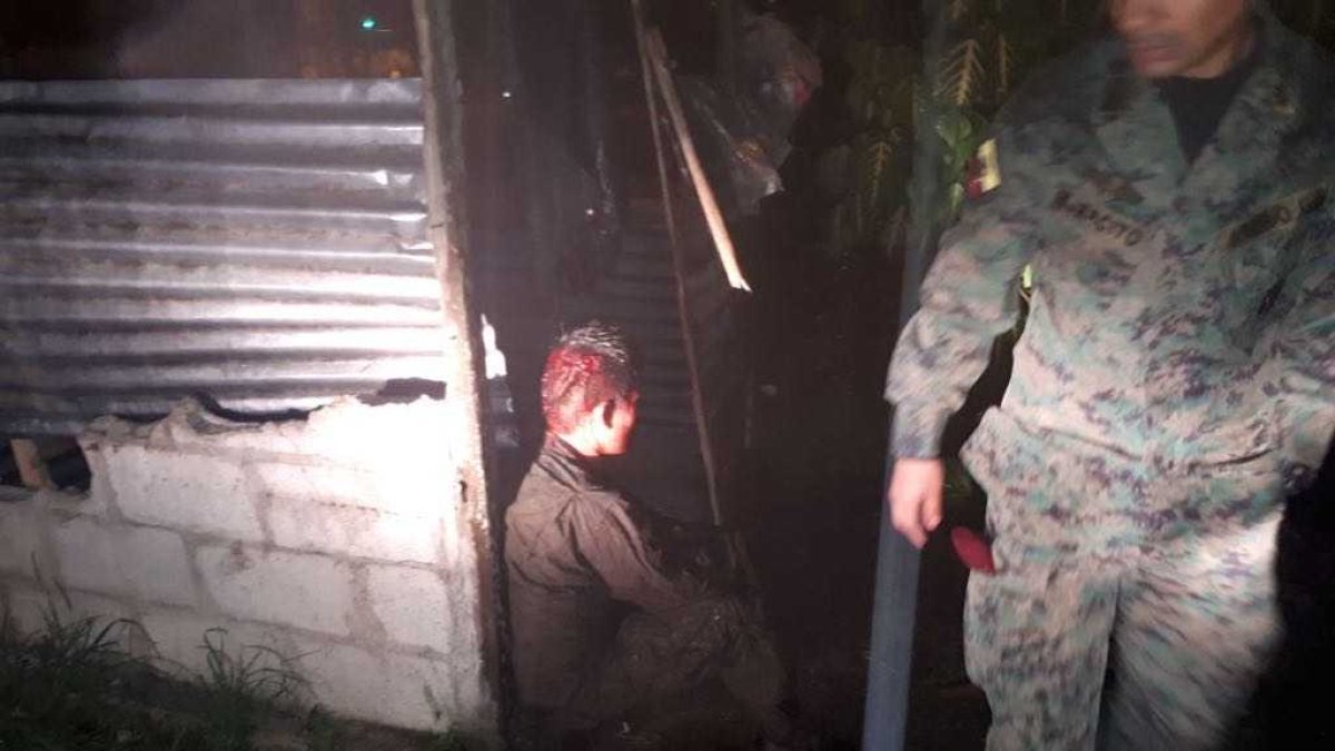 La víctima no pudo dar características de los individuos ni la dirección que habrían tomado los causantes del robo debido a que lo tomaron por sorpresa.