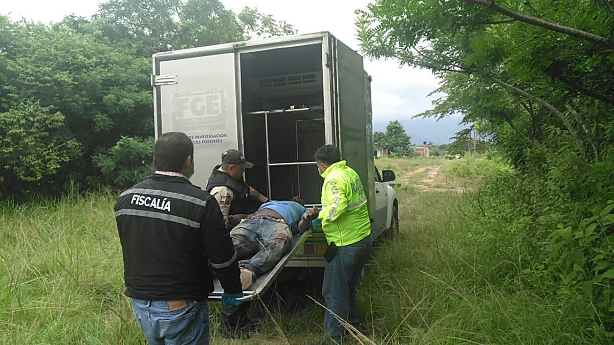 Se presume que sus verdugos lo habrían llevado al terreno baldío para ejecutarlo.