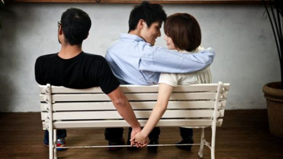 Entonces se pude concluir que hay riesgos de ambos lados: tanto quien traiciona, como quien es traicionado.