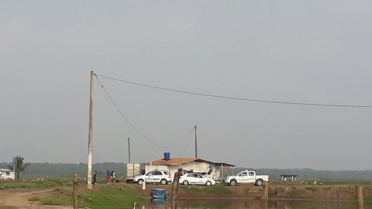 El joven de 21 años tenía varios cortes  en su cuerpo, presumiblemente provocados con un arma blanca