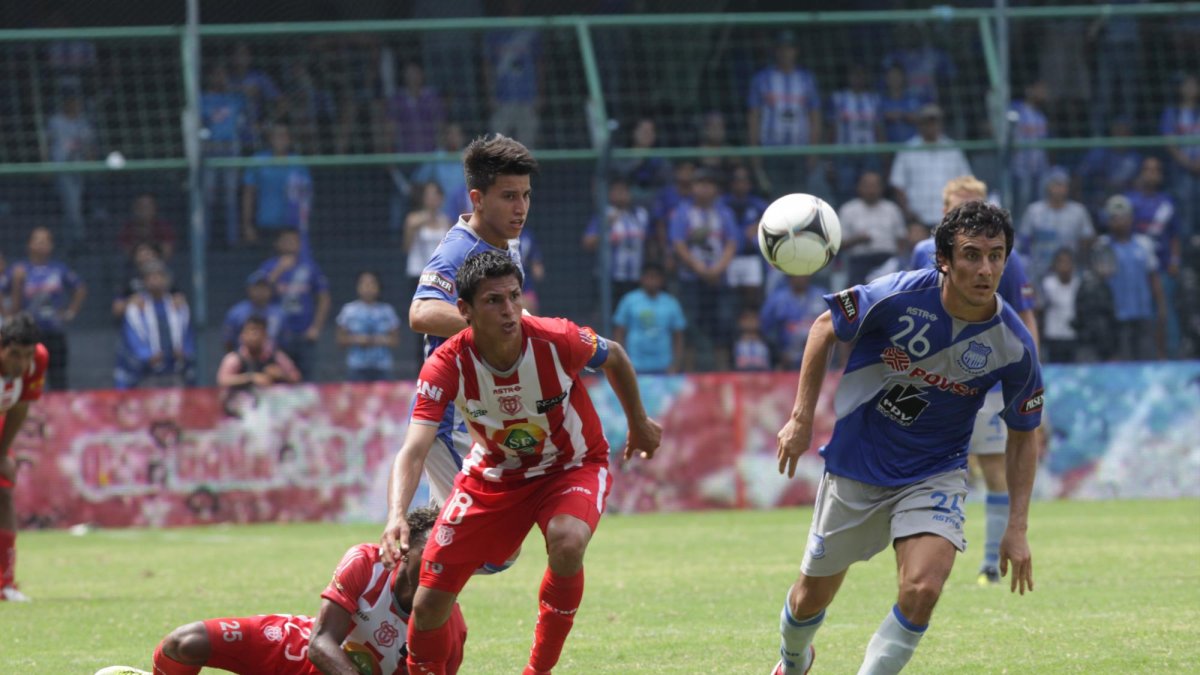 Jugador del Club Técnico Universitario.