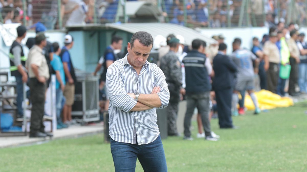 El Topo, quien asumió como DT de los rojos el 24 de abril pasado, dirigió apenas cinco partidos, donde obtuvo una sola victoria ante su exequipo. Además de dos empates y dos derrotas.