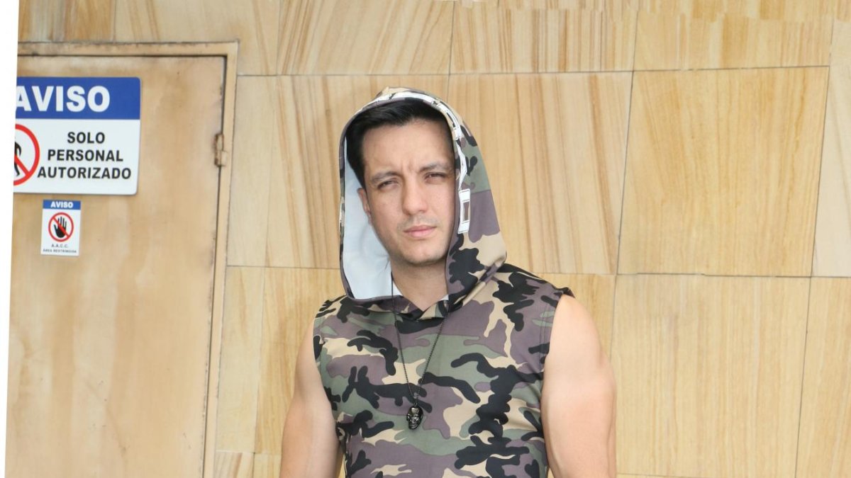 Bratt es de Quito y actualmente está enfocado en su tienda de ropa.