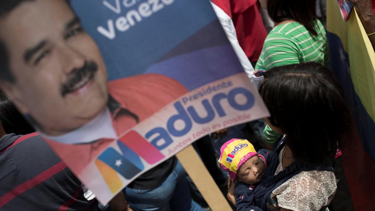 Simpatizantes del actual presidente Nicolás Maduro. Los venezolanos irán a las urnas el domingo para elegir al siguiente primer mandatario por un periodo de seis años.