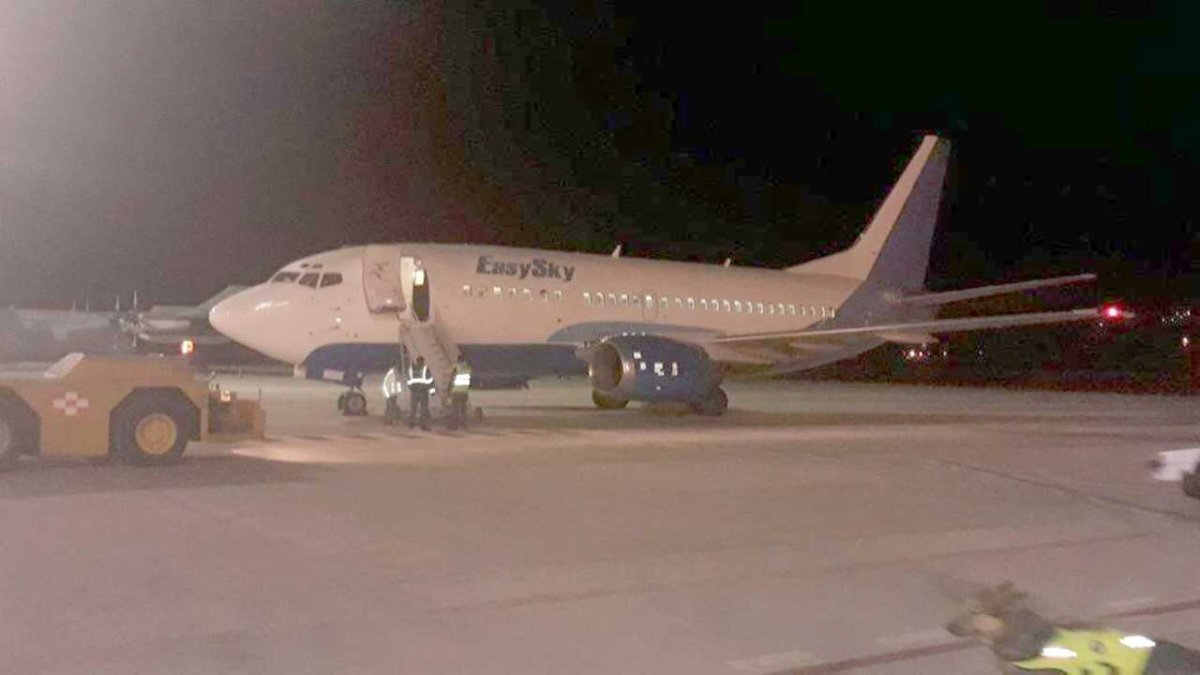 Prevé iniciar los vuelos con dos frecuencias diarias; desde el aeropuerto Mariscal Lamar a las 06h00 con rumbo a Quito, y desde Quito hacia Guayaquil para concluir con el retorno a Cuenca a las 09h00.