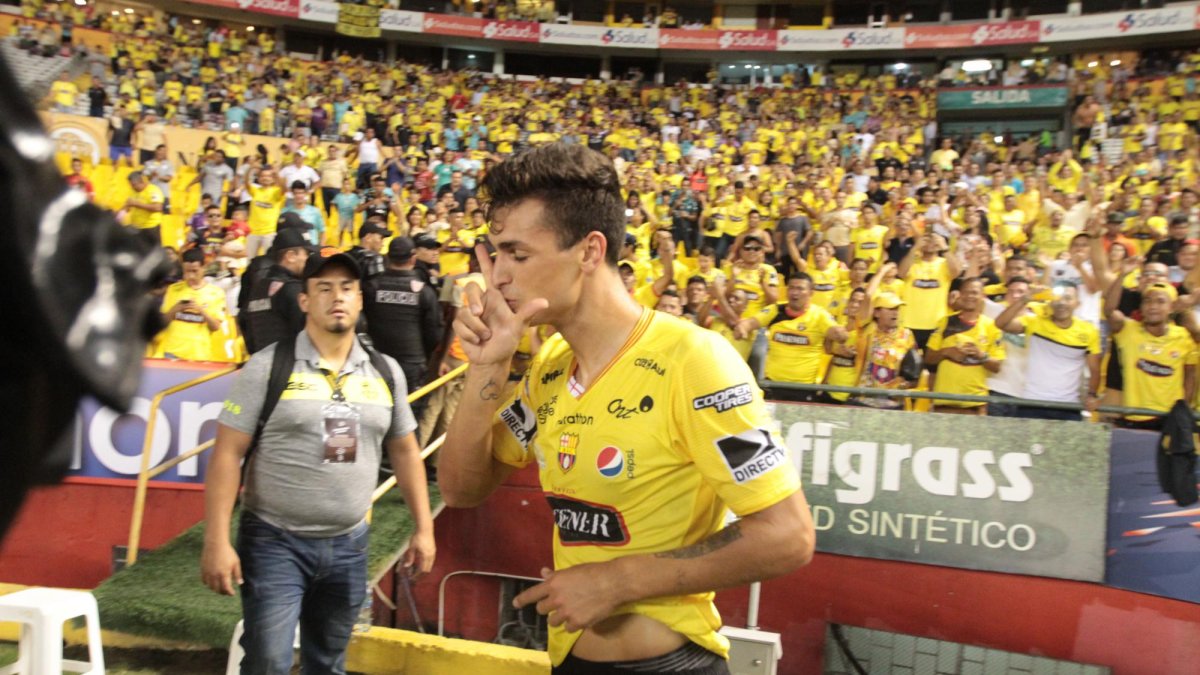 Tras haberse deslumbrado con los tantos de Jonatan Álvez en los dos años anteriores, la hinchada del Ídolo volvió a endulzar la garganta con el tanto de Juan Dinenno a Universidad Católica.