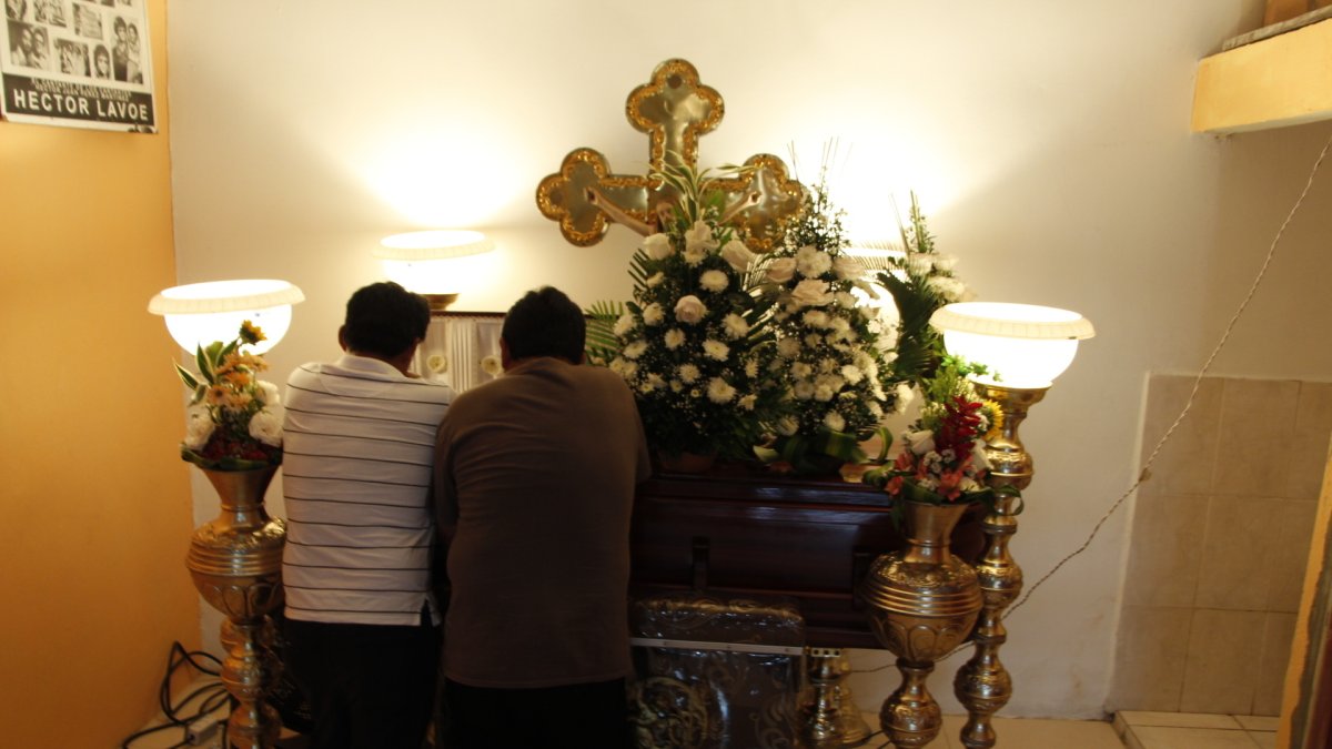 Familiares y amigos despidieron al músico esmeraldeño en Guayaquil