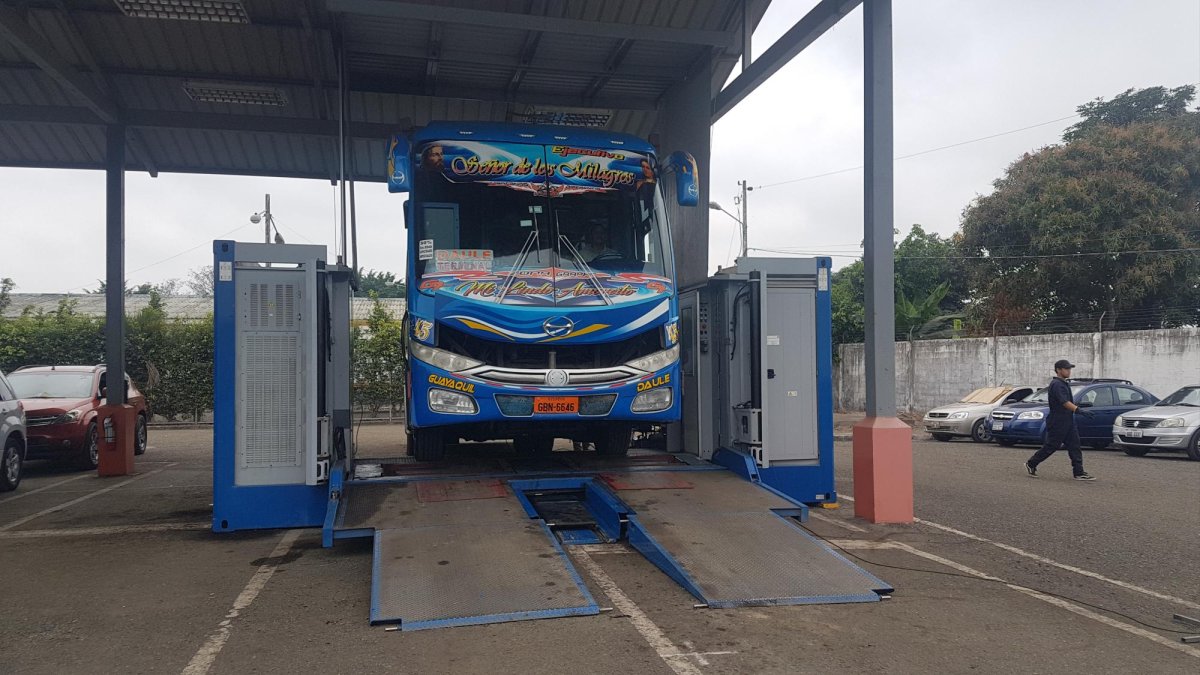 Las unidades llegan de 12 en 12 hasta el área de revisión en el cantón Milagro y la mayoría, presenta inconvenientes.