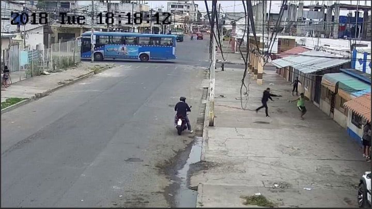 Los asaltantes huyeron del sitio.