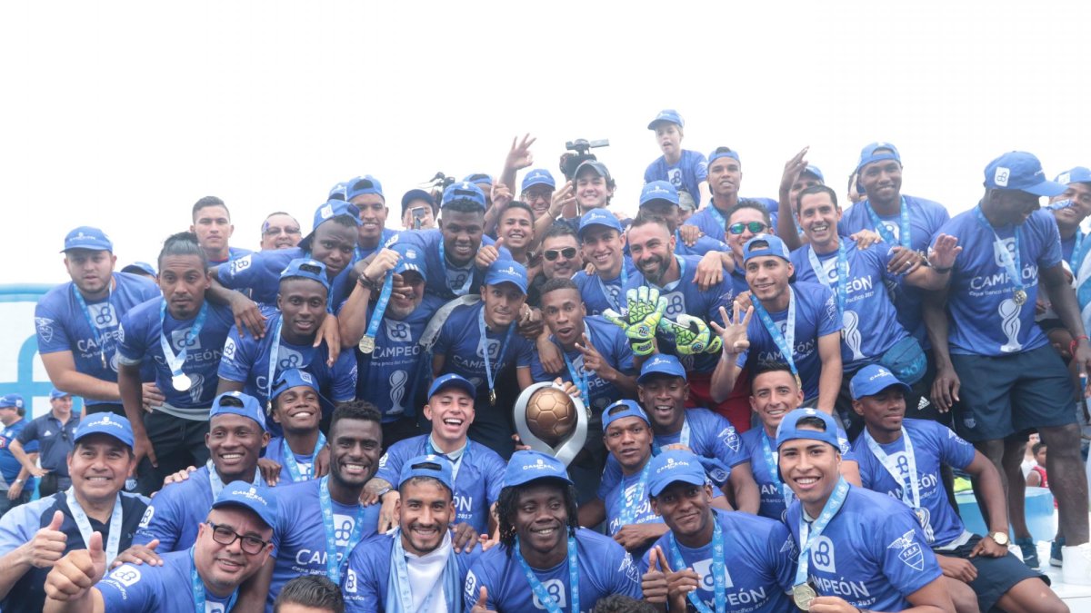 Todos los jugadores convocados para viajar hasta Uruguay se presentaron en las instalaciones del polideportivo de Los Samanes para realizarse los chequeos médicos respectivos.