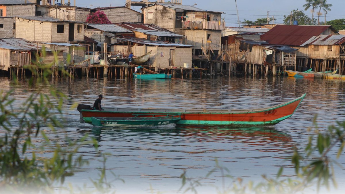 La amenaza que representa Guacho repercute en el desarrollo social de Esmeraldas.