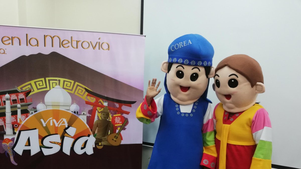 Los usuarios de este medio de transporte podrán ser testigos de expresiones artísticas, gastronómicas e informativas sobre los países participantes.