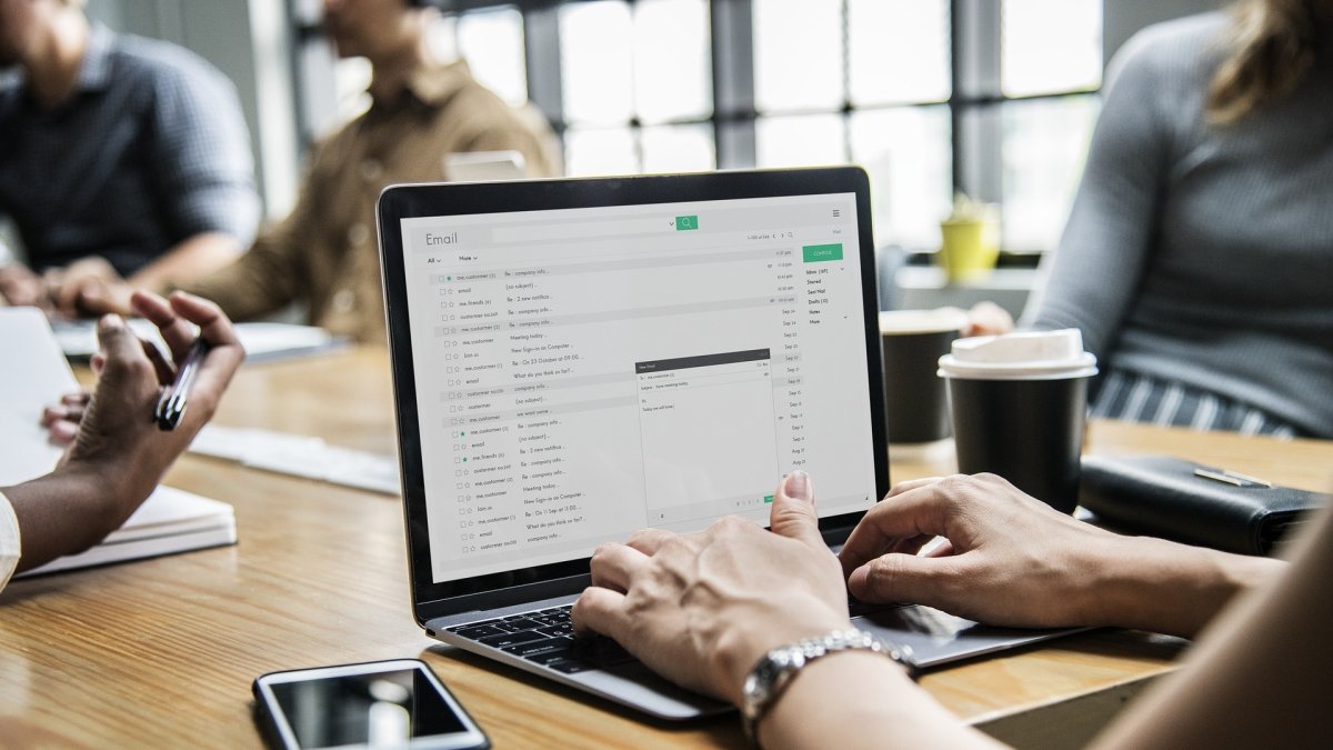 Imagen referencial. Capacitaciones en entornos virtuales, jefes de inteligencia artificial y chips implantados bajo la piel, son las nuevas tendencias.