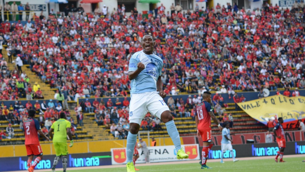 Los goles de Angulo se dieron a los 29 y 88 minutos. El descuento de los locales llegó en el 90 a través de Daniel Angulo.