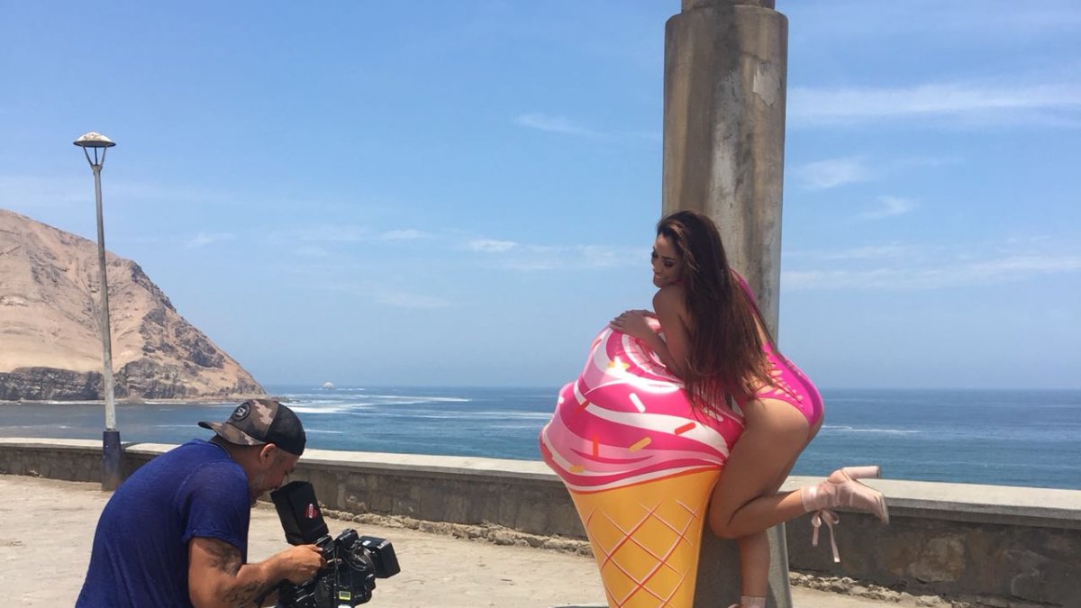 Belén en el tras cámaras de la promoción de su segmento.