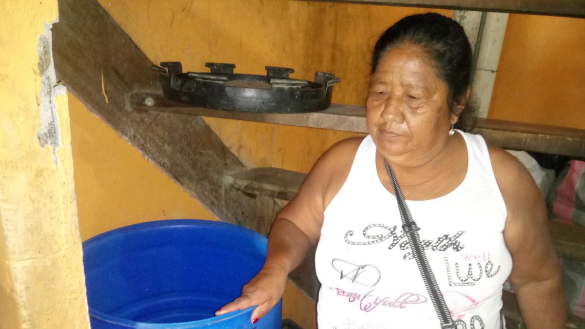 Los moradores optaron por adquirir botellones con agua.