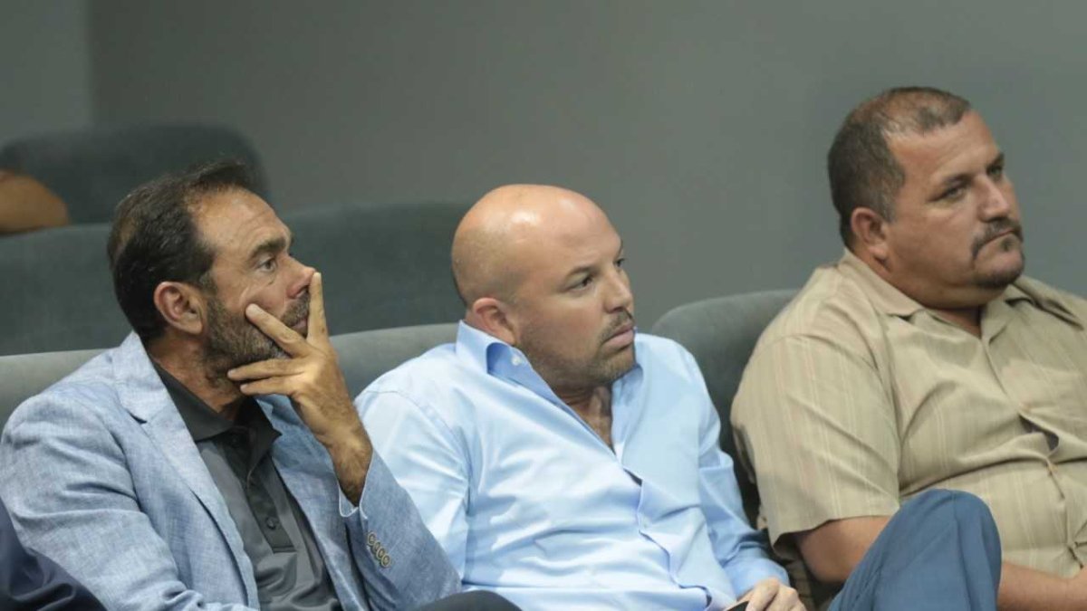 Nassib Neme (Izquierda) expuso la hoja de ruta que seguirán los clubes.