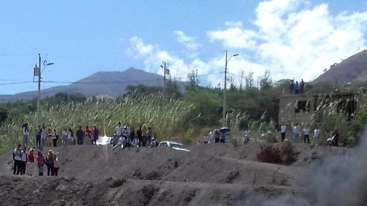 Los denunciantes lograron incinerar el vehículo en el que se movilizaba el acusado. Las dos mujeres que acompañaban al sujeto habrían fugado.