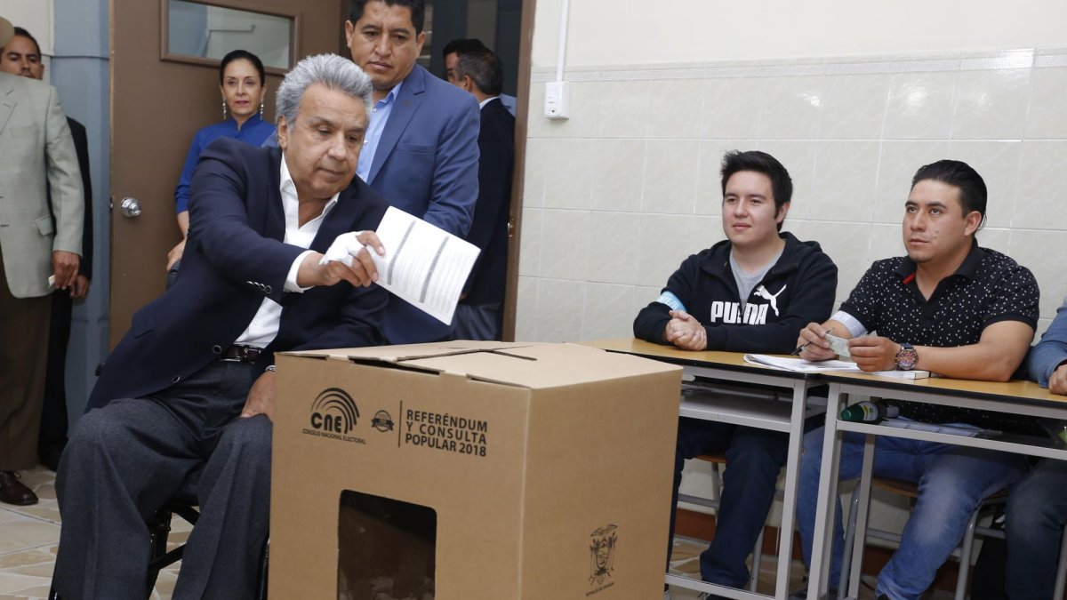 Moreno recalcó que son decisiones importantes para que los jóvenes “tengan la oportunidad de ejercer su derecho también a decidir” los destinos del país.