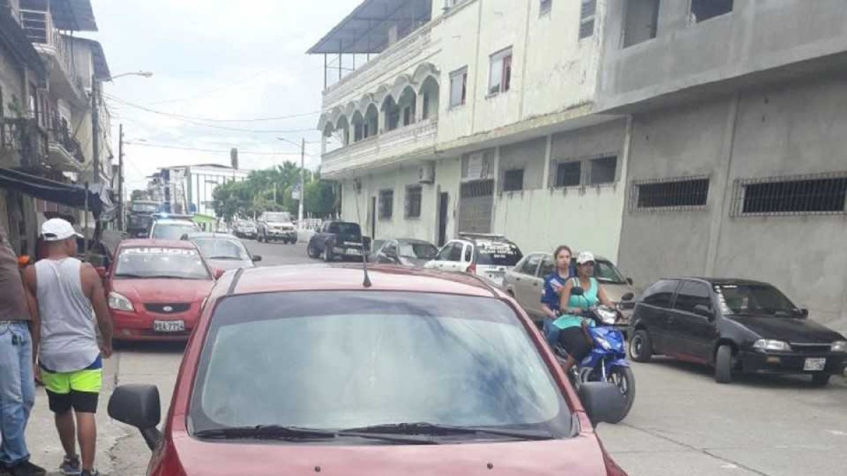 El auto fue trasladado al centro de detención vehicular.