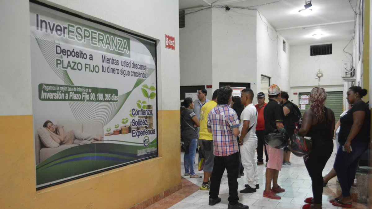 Grupo de ciudadanos denuncian a cooperativa por una supuesta estafa