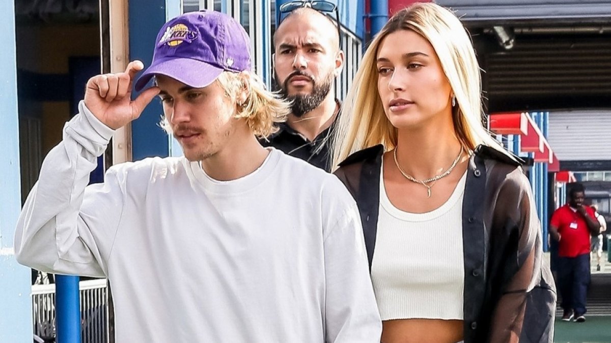 El cantante de pop luce un look diferente, lo que quizás causó la confusión entre usuarios de Facebook en Ecuador.