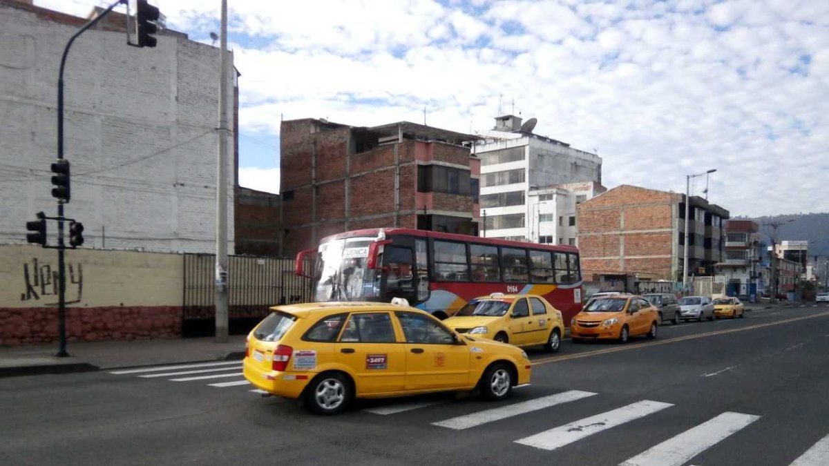 El pedido lo fundamentan con el Código Integral Orgánico Integral Laboral considerando un trabajo y no un servicio.