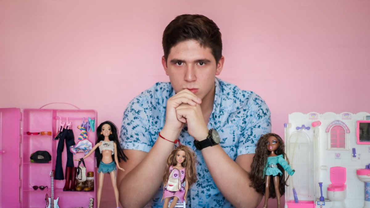 Nayib Bravo. “Estoy seguro que la primera impresión al ver esta foto será: es gay”.