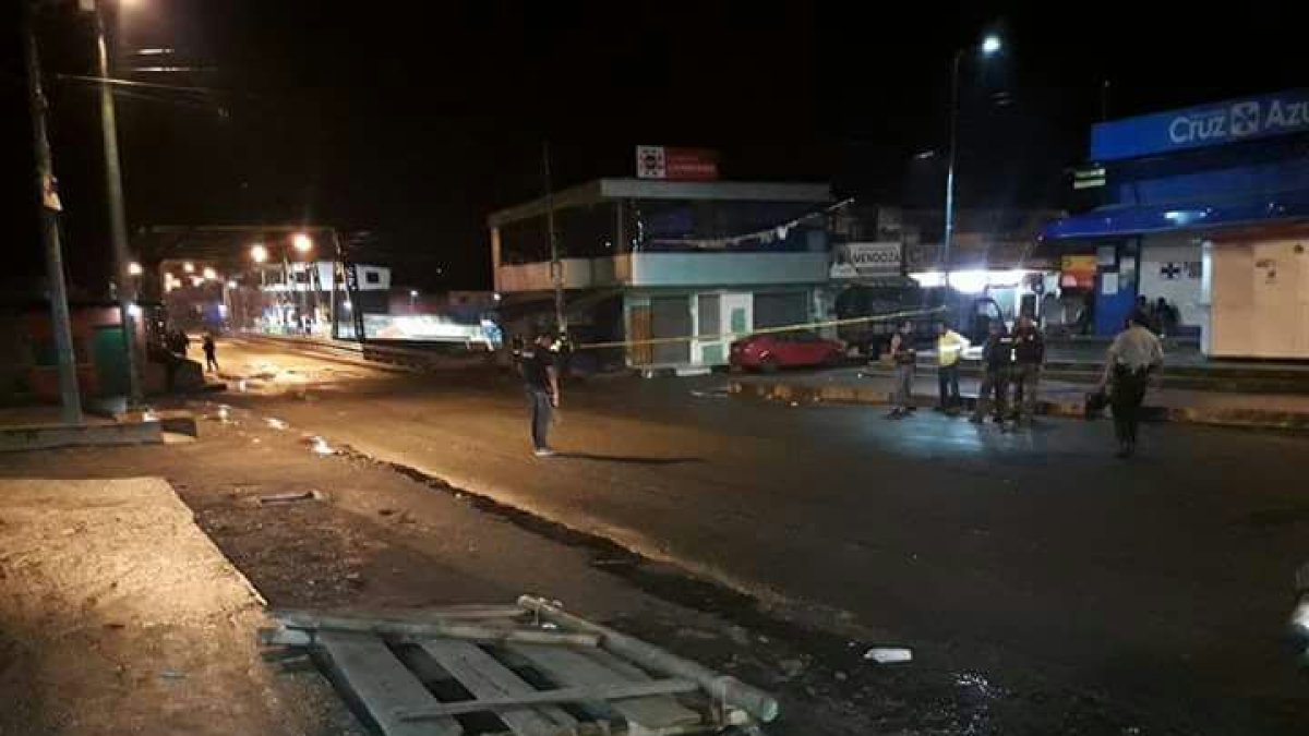 Así fue como quedó el lugar luego del atentado.