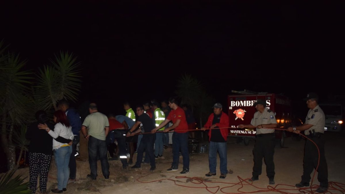 Personal de emergencia realizó las labores de rescate.