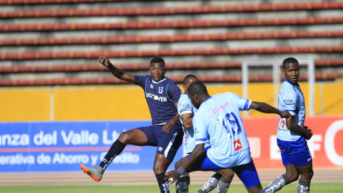 Cotejo entre Macará y Universidad Católica.