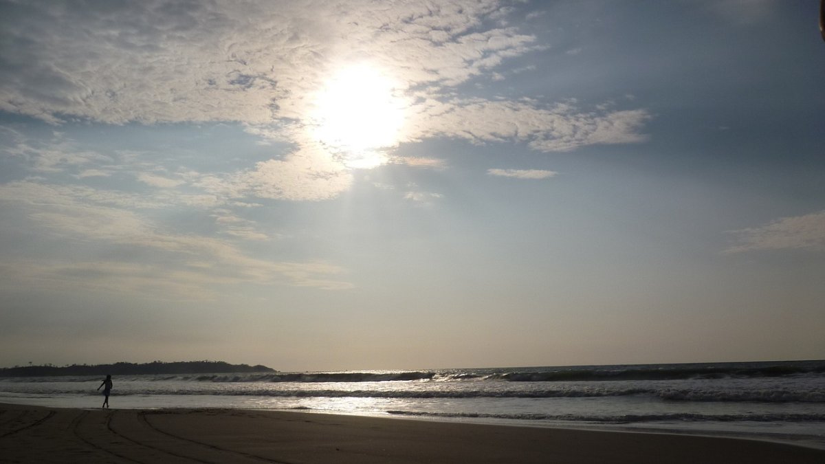 Referencial. Entre las 5 normas está informarse previamente sobre las condiciones climáticas.