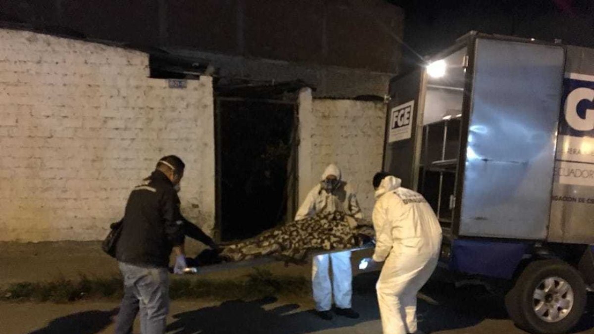 El cadáver fue trasladado al Centro Forense.