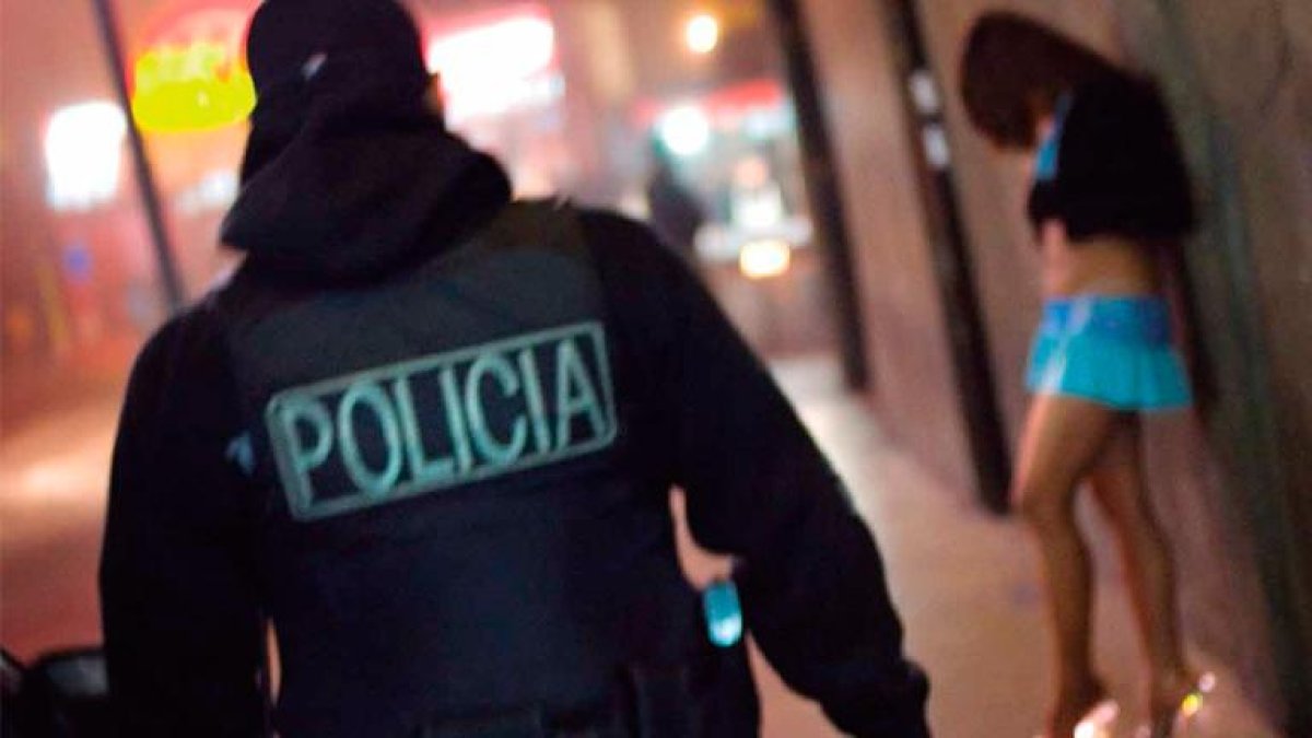 Las menores “vivían encerradas y aisladas en unos apartamentos”