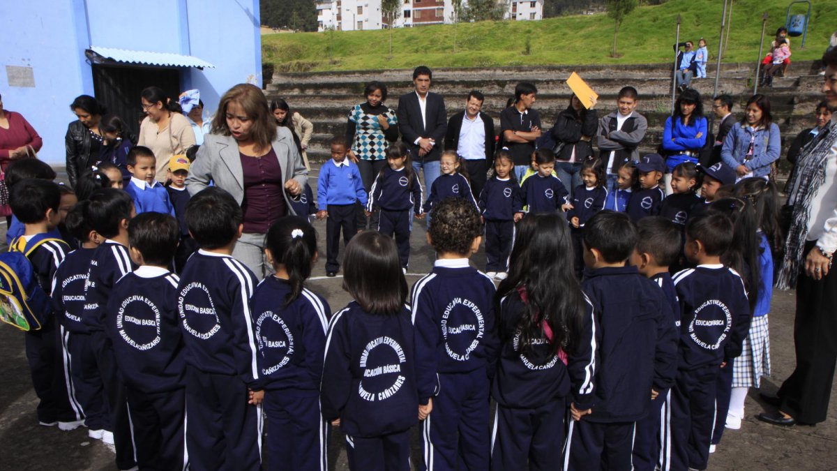 Luego del periodo de vacaciones actual, los guaguas volverán a la aulas para un nuevo periodo de aprendizaje, pero, ¿conoce usted en que escuela le tocará estudiar a su hijo?