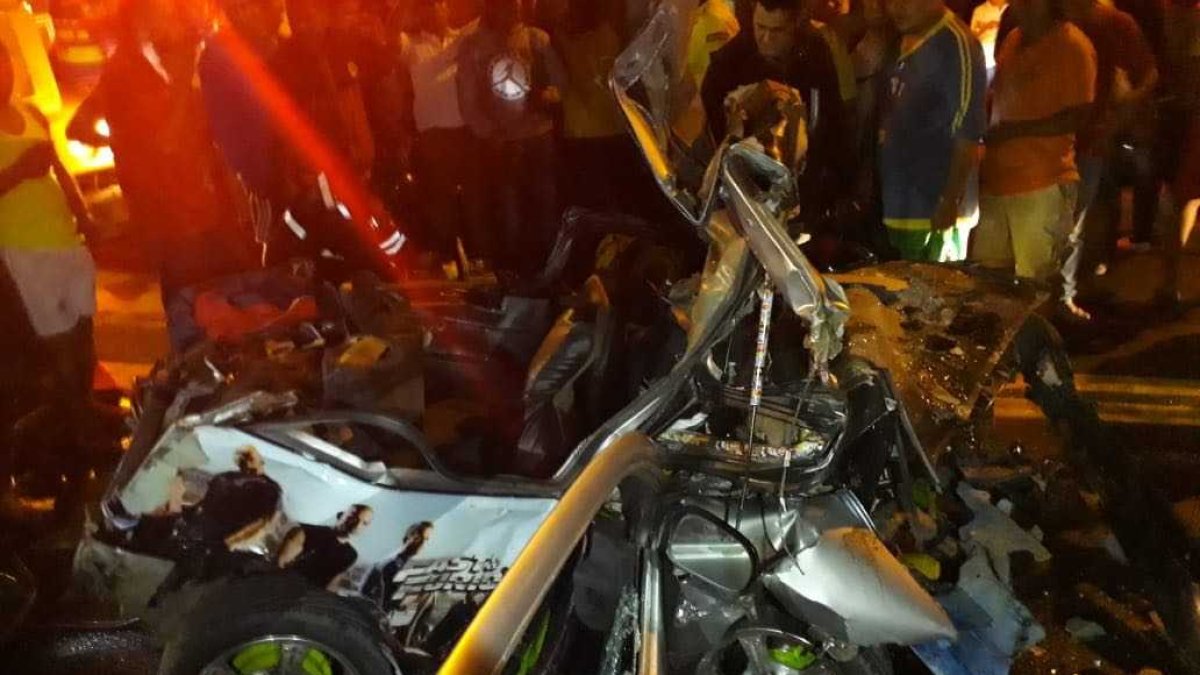 De los cinco pasajeros del auto, cuatro resultaron heridos, mientras que la menor de todos, una bebé de 4 meses de nacida, murió en el acto.