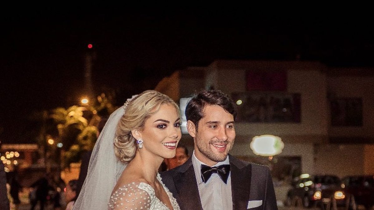 Aguirre y Velez serán padres.