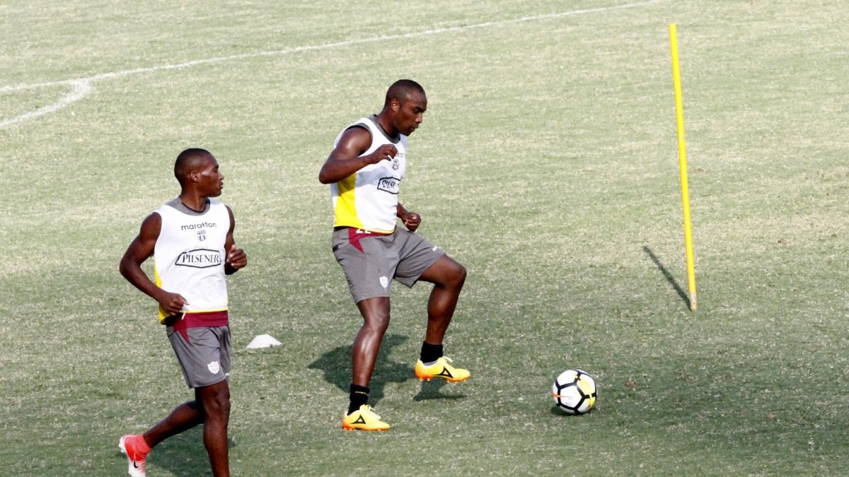 El volante ofensivo retorna al fútbol ecuatoriano luego de 10 años en el exterior.