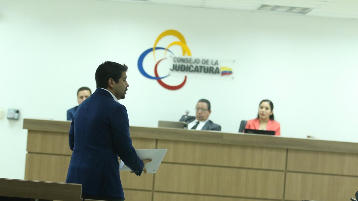 El excandidato presidencial, Dalo Bucaram, compareció en la sala 107 de la Corte Provincial del Guayas