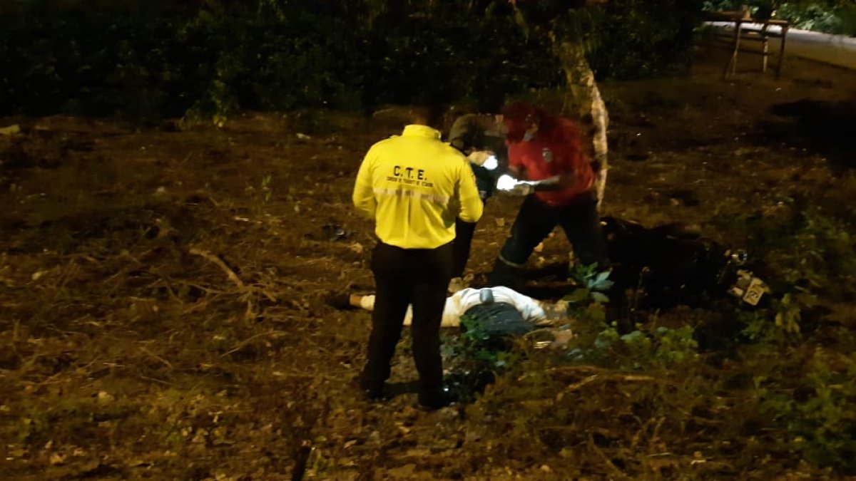 Las autoridades hicieron el levantamiento de los cuerpos.