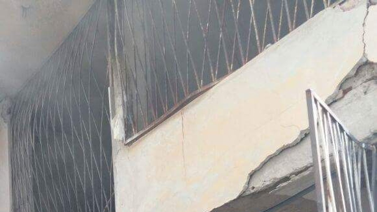 Dos horas duró aplacar las llamas y la limpieza.