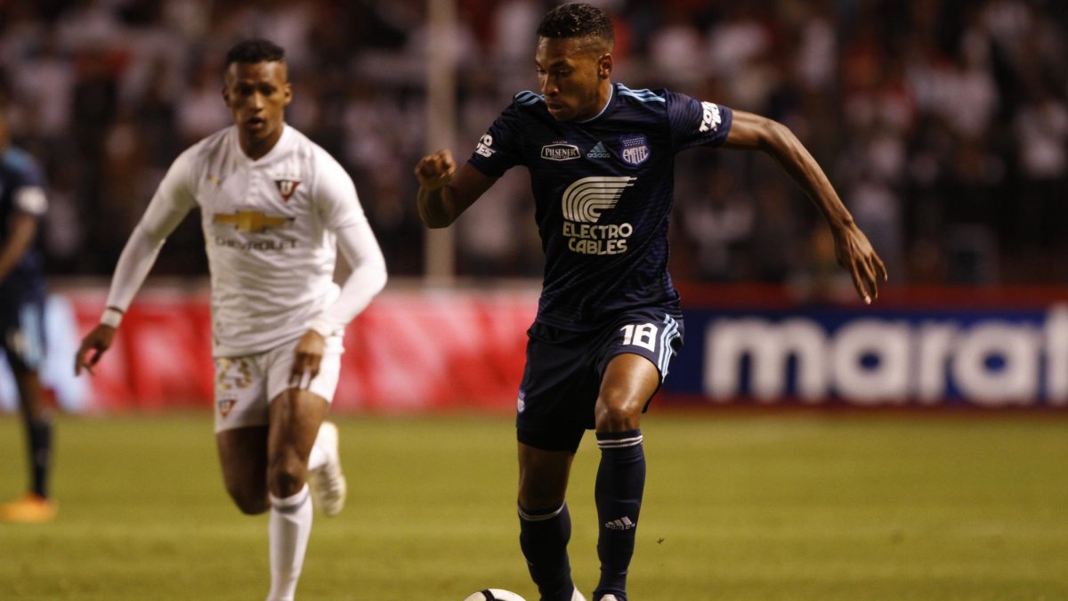 Imagen referencial. Emelec y Liga de Quito se enfrentaron en el estadio Rodrígo Paz el pasado 10 de junio..