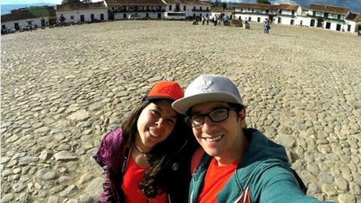 Andrea y Samir son dos guayaquileños que apostaron todo por desplazarse juntos por el mundo.