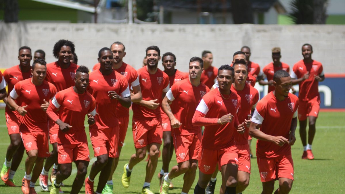 El estratega Pablo Repetto adelantó, además, que el argentino Hernán Pellerano ya será considerado en el banco de suplentes.
