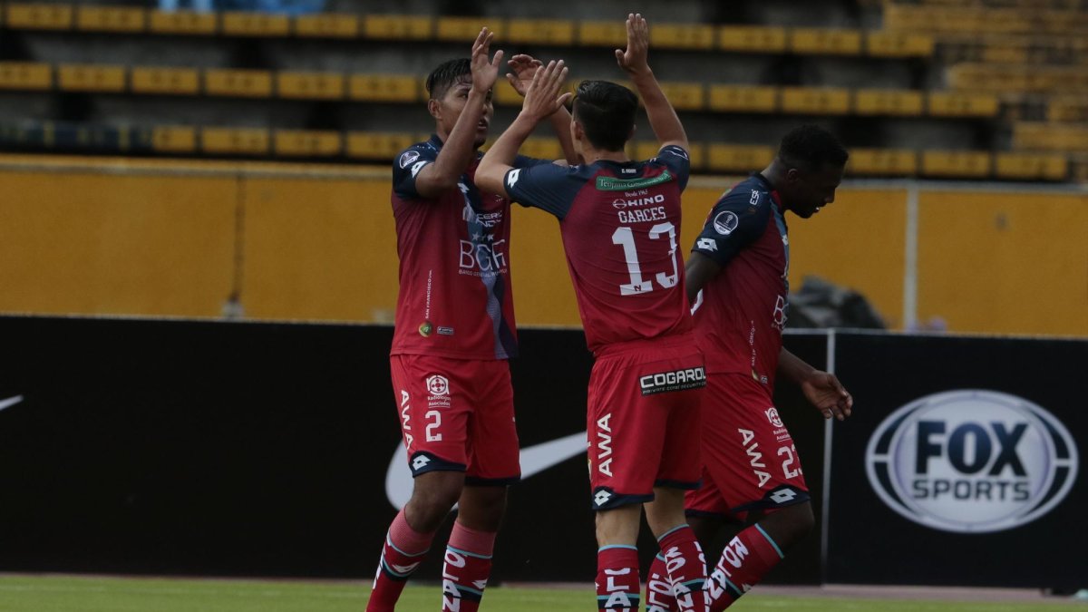 Segovia de El Nacional festeja el gol ante San Jose de Oruro en el estadio Atahualpa. 22 de febrero del 2018