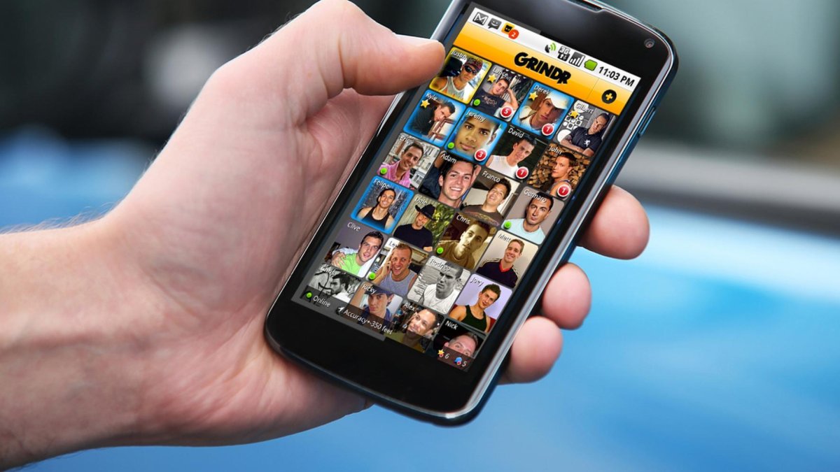 Hombres y mujeres homosexuales, bisexuales, transgénero y transexuales pueden comunicarse y entablar relaciones por Grindr.