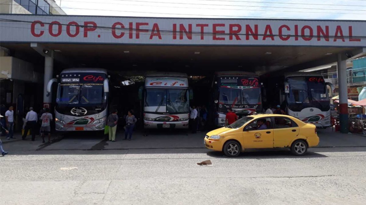 La cooperativa CIFA que presta el servicio a las ciudades de Huaquillas y Guayaquil también se sumará al paro de transportistas.
